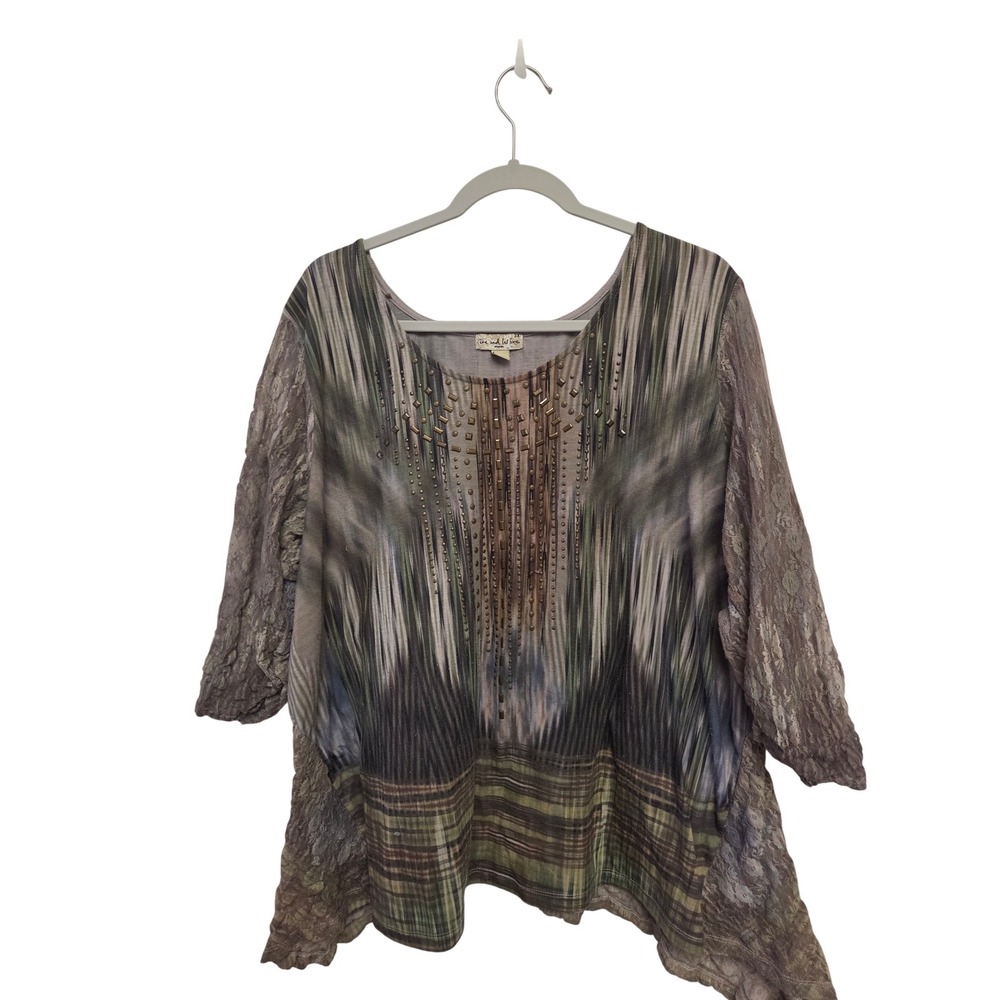 Live and Let Live Woman 3X Beaded Print Lace Sleeve Tunic‎ Top